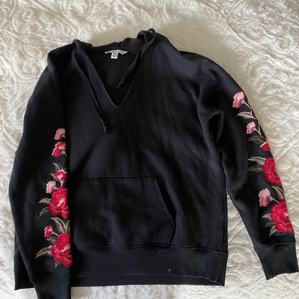 Rose sleeve Sweatshirt